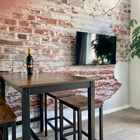 Industry - Mit Balkon Apartment